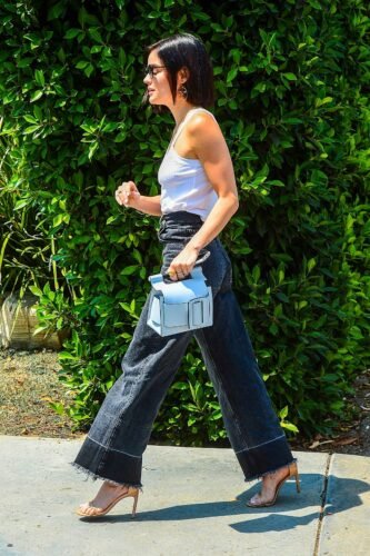 Lucy Hale Feet Toes And Soles 1120