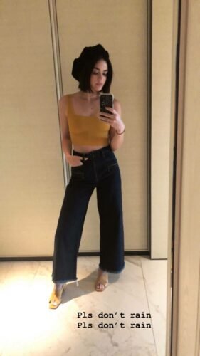 Lucy Hale Feet Toes And Soles 1147