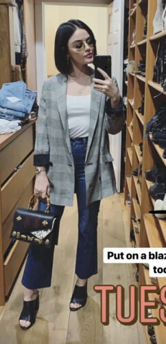 Lucy Hale Feet Toes And Soles 1195