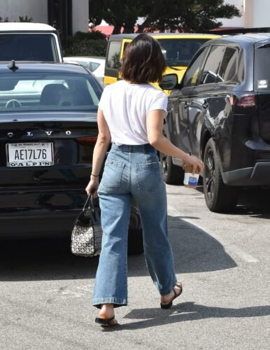 Lucy Hale Feet Toes And Soles 1212