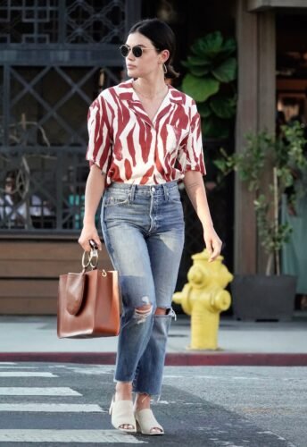 Lucy Hale Feet Toes And Soles 1229