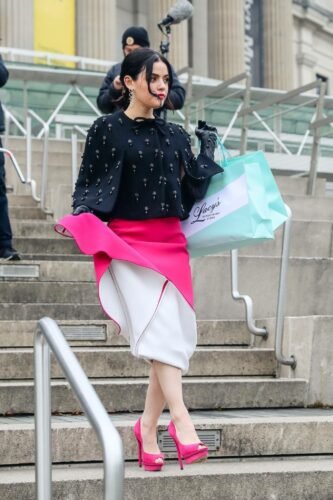 Lucy Hale Feet Toes And Soles 1313