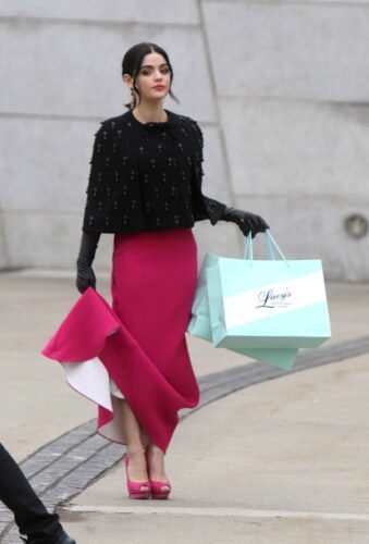 Lucy Hale Feet Toes And Soles 1318