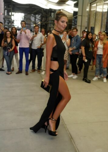 Emily Ratajkowski Feet Toes And Soles 709