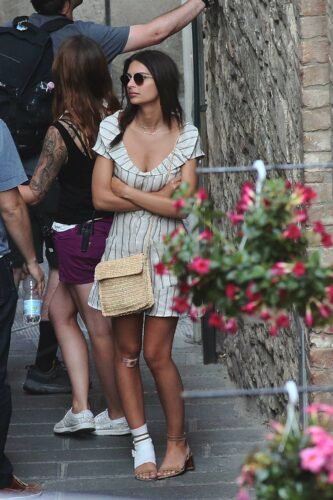 Emily Ratajkowski Feet Toes And Soles 985