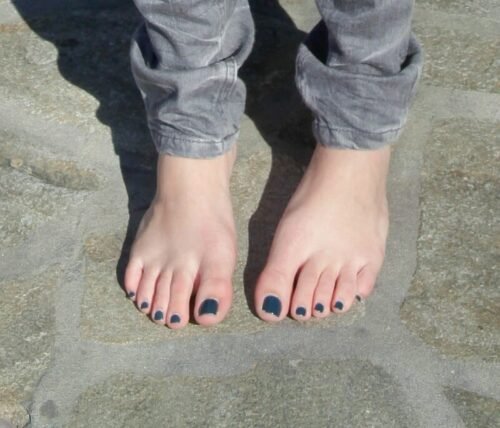 Emily Osment Feet Toes And Soles 122