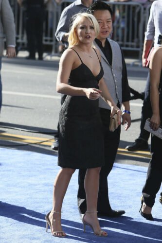 Emily Osment Feet Toes And Soles 183