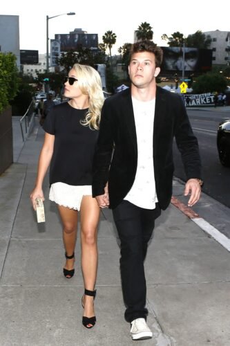 Emily Osment Feet Toes And Soles 187