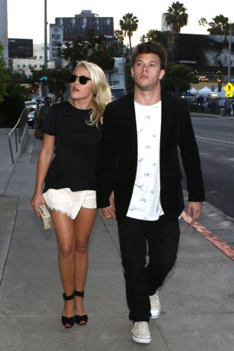 Emily Osment Feet Toes And Soles 188