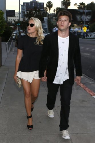 Emily Osment Feet Toes And Soles 189