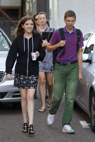 Anna Kendrick Feet Toes And Soles 74