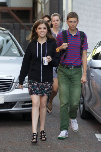 Anna Kendrick Feet Toes And Soles 76