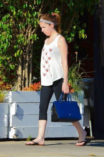 Anna Kendrick Feet Toes And Soles 650