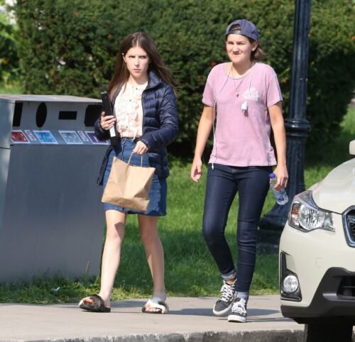 Anna Kendrick Feet Toes And Soles 1115