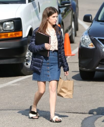 Anna Kendrick Feet Toes And Soles 1116