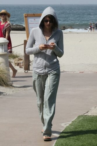 Lauren Cohan Feet Toes And Soles 359