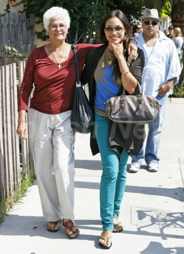 Rosario Dawson Feet Toes And Soles 107