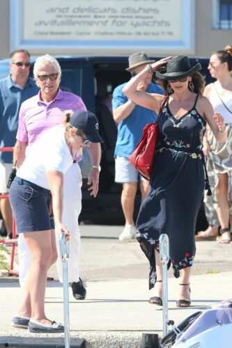Catherine Zeta-Jones Feet Toes And Soles 410