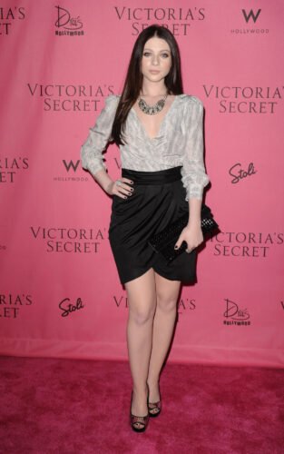 Michelle Trachtenberg Feet Toes And Soles 145