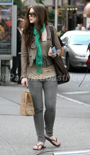 Michelle Trachtenberg Feet Toes And Soles 318