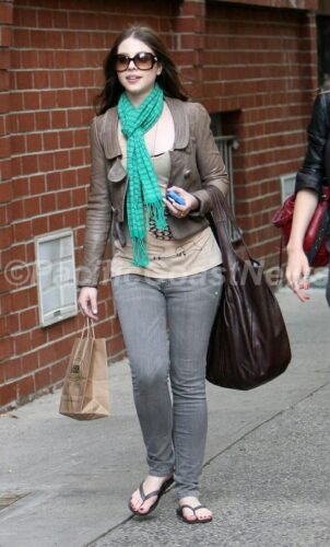 Michelle Trachtenberg Feet Toes And Soles 319