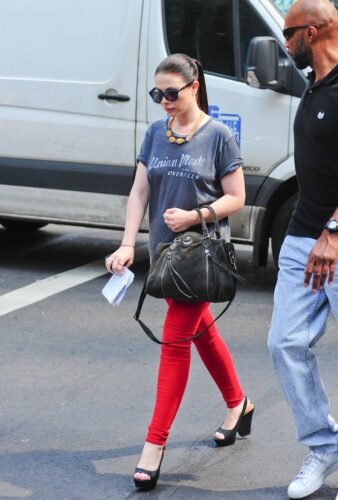 Michelle Trachtenberg Feet Toes And Soles 659