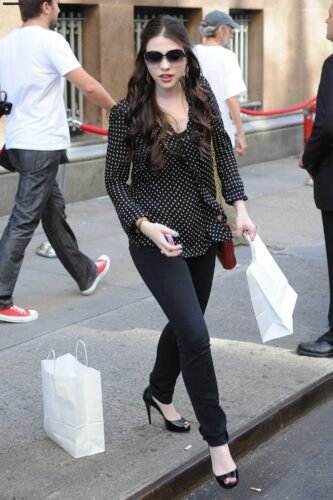 Michelle Trachtenberg Feet Toes And Soles 691