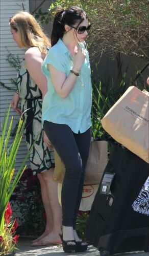 Michelle Trachtenberg Feet Toes And Soles 758