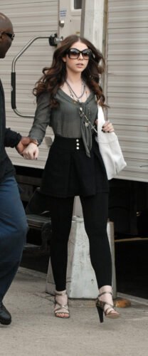 Michelle Trachtenberg Feet Toes And Soles 767