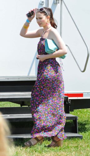 Michelle Trachtenberg Feet Toes And Soles 827