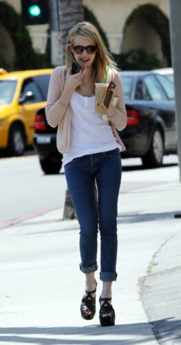 Emma Roberts Feet Toes And Soles 160