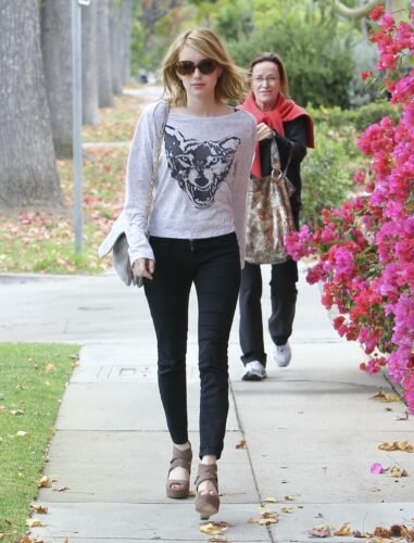 Emma Roberts Feet Toes And Soles 382