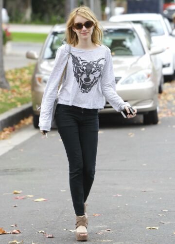 Emma Roberts Feet Toes And Soles 383