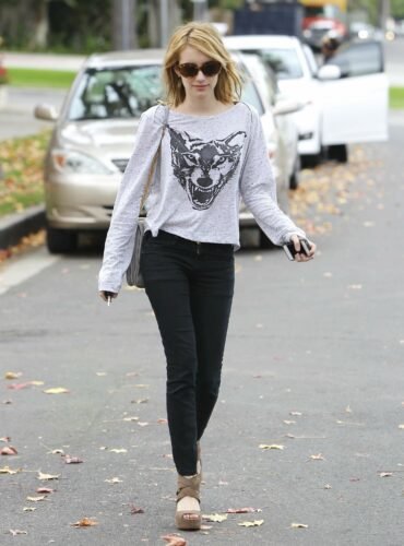 Emma Roberts Feet Toes And Soles 385