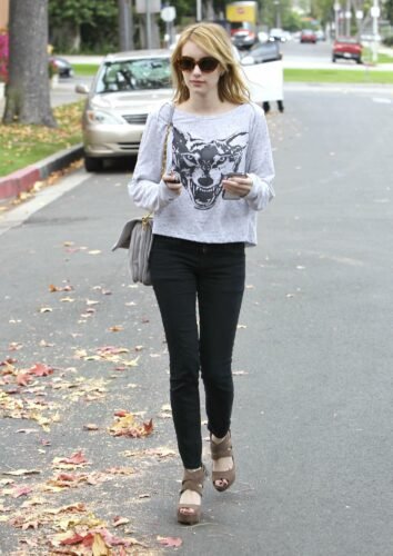 Emma Roberts Feet Toes And Soles 386