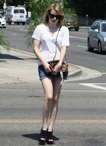 Emma Roberts Feet Toes And Soles 431