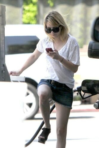 Emma Roberts Feet Toes And Soles 439