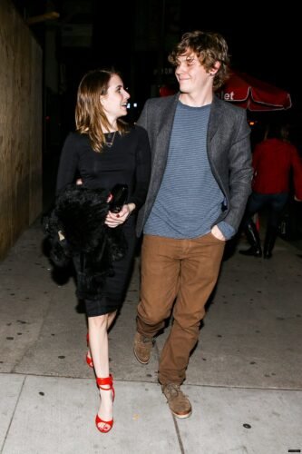 Emma Roberts Feet Toes And Soles 454