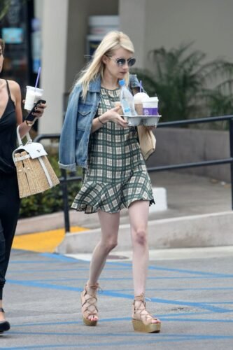 Emma Roberts Feet Toes And Soles 820