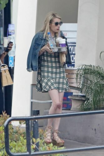 Emma Roberts Feet Toes And Soles 823