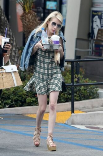 Emma Roberts Feet Toes And Soles 826