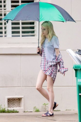 Emma Roberts Feet Toes And Soles 833