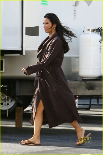 Olivia Munn Feet Toes And Soles 60