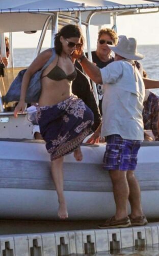 Olivia Munn Feet Toes And Soles 332