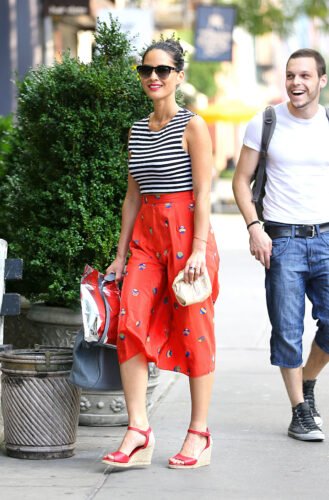 Olivia Munn Feet Toes And Soles 563