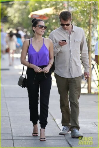 Olivia Munn Feet Toes And Soles 605