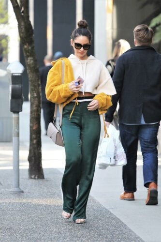 Olivia Munn Feet Toes And Soles 1177