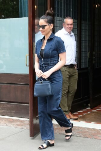 Olivia Munn Feet Toes And Soles 1197