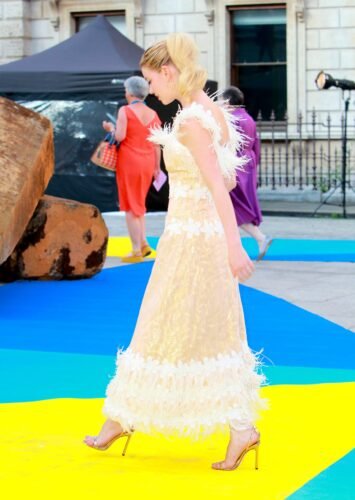 Anya Taylor-Joy Feet Toes And Soles 90