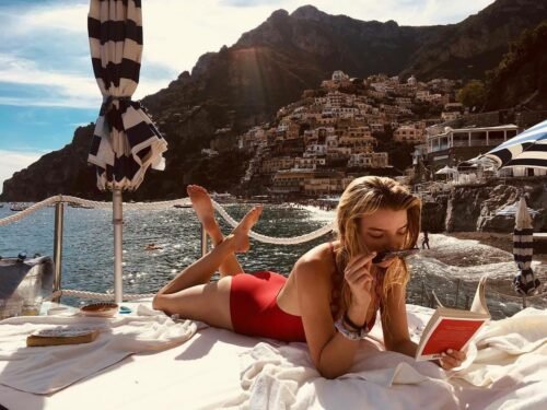 Anya Taylor-Joy Feet Toes And Soles 111
